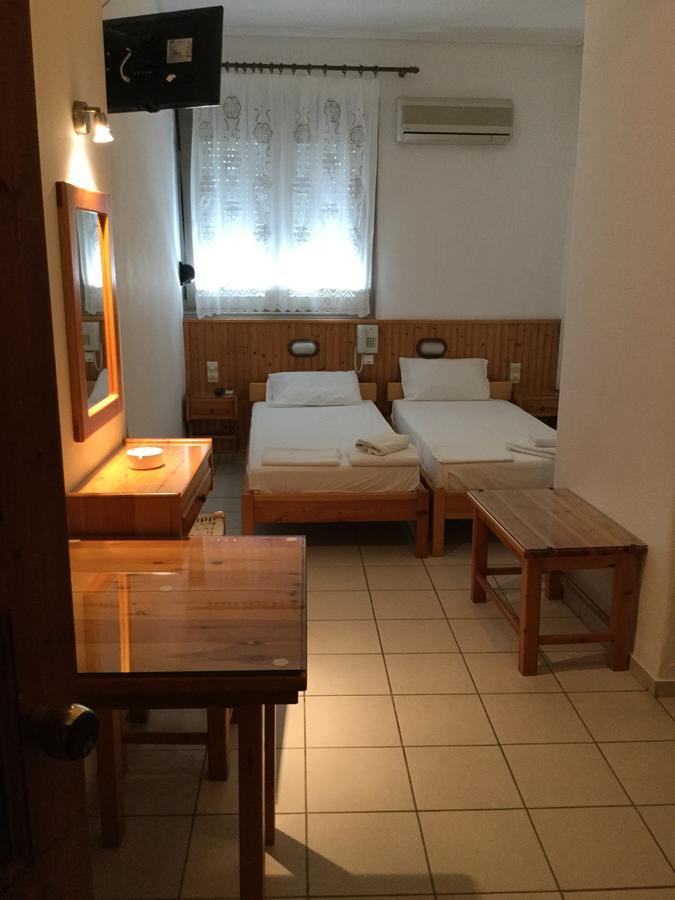 Hotel Christina 스키아토스 타운 외부 사진